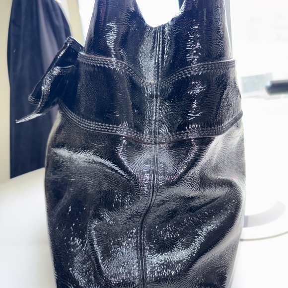 Kate Spade New York Black Patent Leather Bow Tote Shoulder Bag - Picture 3 of 10
